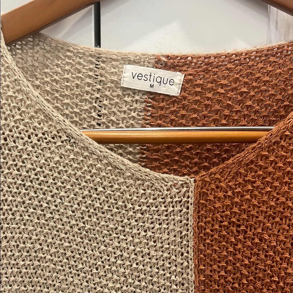 Vestique Brown and Cream Crew Neck Sweater with Textured Knit - Picture 2 of 3